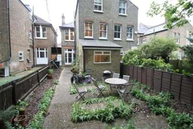  Image of 2 bedroom Flat to rent in Rosenthal Road London SE6 at London, SE6 2BY