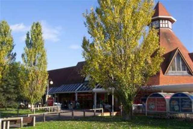  Image of 2 bedroom Flat to rent in Rowland Place Purley CR8 at Purley, CR8 4AX