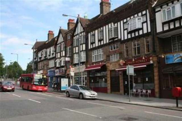  Image of 2 bedroom Flat to rent in Rowland Place Purley CR8 at Purley, CR8 4AX