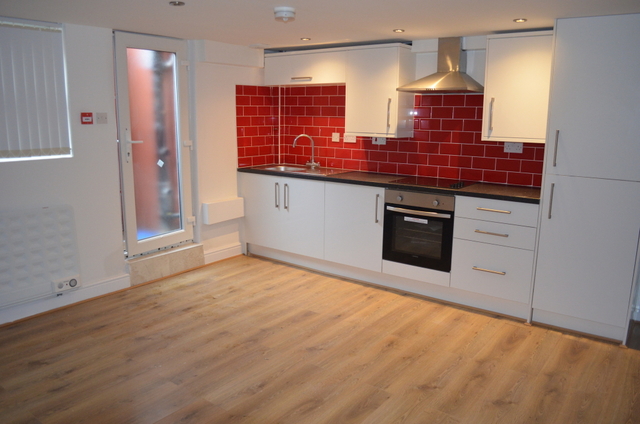  Image of 1 bedroom Flat to rent in Salisbury Avenue Armley Leeds LS12 at Salisbury Avenue  Leeds, West Yorkshire, England, LS12 2AR