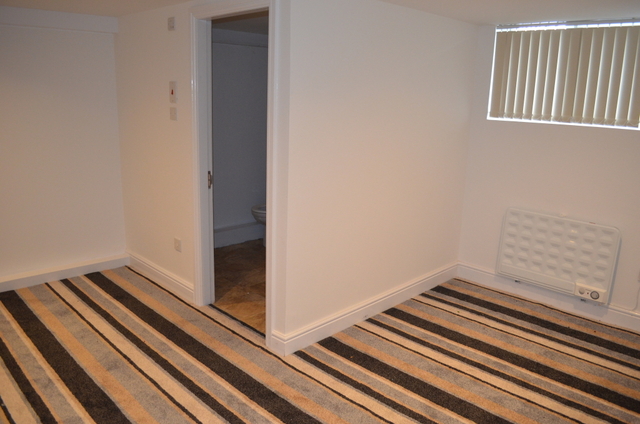  Image of 1 bedroom Flat to rent in Salisbury Avenue Armley Leeds LS12 at Salisbury Avenue  Leeds, West Yorkshire, England, LS12 2AR
