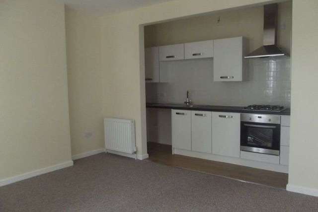  Image of 1 bedroom Flat to rent in King Edward Road Saltash PL12 at King Edward Road  Saltash, PL12 4EQ