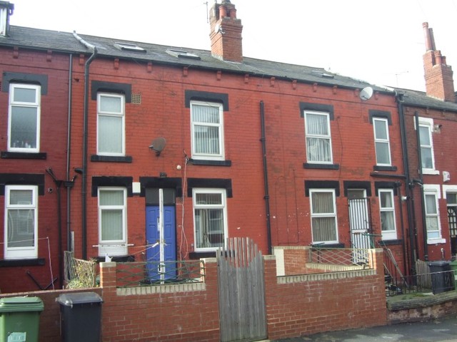  Image of 2 bedroom Terraced house to rent in Sandhurst Terrace Leeds LS8 at Sandhurst Terrace Harehills Leeds, LS8 3QS