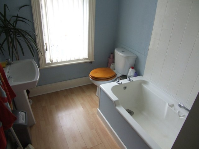 Image of 2 bedroom Terraced house to rent in Sandhurst Terrace Leeds LS8 at Sandhurst Terrace Harehills Leeds, LS8 3QS