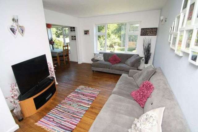  Image of 3 bedroom Detached house for sale in Shelley Road High Wycombe HP11 at Shelley Road  High Wycombe, HP11 2UW