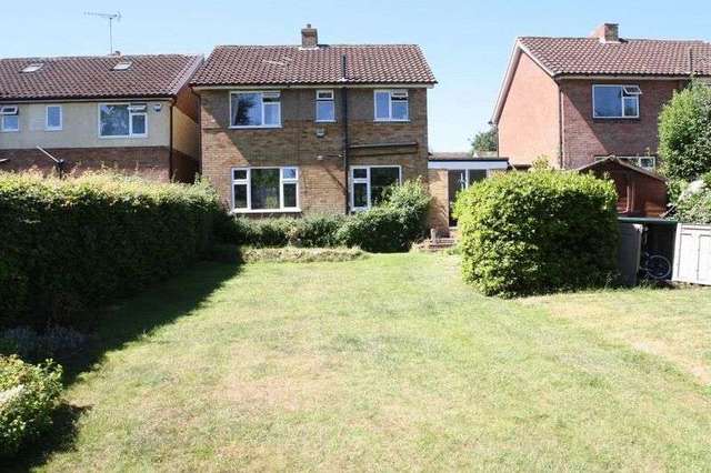  Image of 3 bedroom Detached house for sale in Shelley Road High Wycombe HP11 at Shelley Road  High Wycombe, HP11 2UW