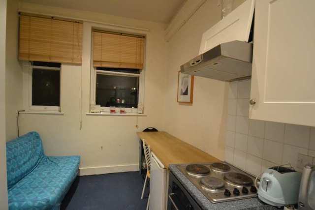  Image of Flat to rent in Shepherds Bush Road London W6 at Shepherds Bush Road  London, W6 7PD