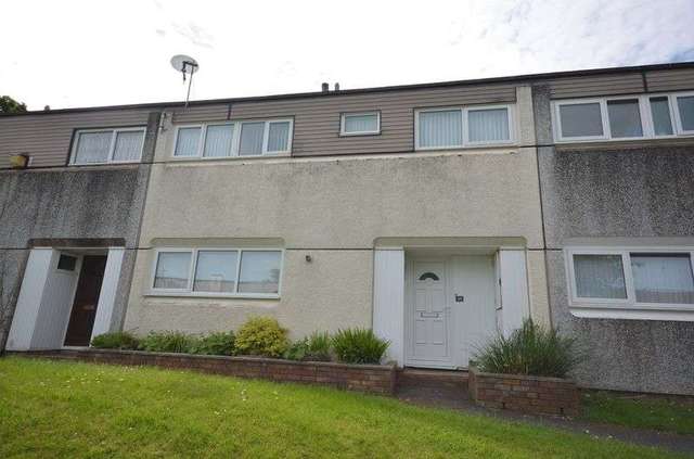  Image of 4 bedroom Terraced house to rent in Shepherds Row Castlefields Runcorn WA7 at Shepherds Row Castlefields Runcorn, WA7 2LG