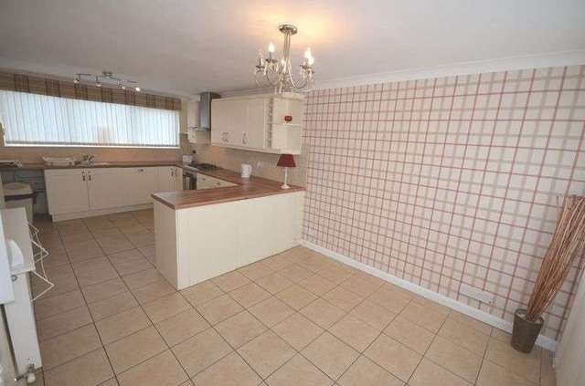  Image of 4 bedroom Terraced house to rent in Shepherds Row Castlefields Runcorn WA7 at Shepherds Row Castlefields Runcorn, WA7 2LG