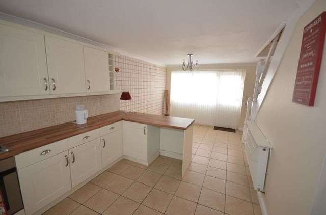  Image of 4 bedroom Terraced house to rent in Shepherds Row Castlefields Runcorn WA7 at Shepherds Row Castlefields Runcorn, WA7 2LG
