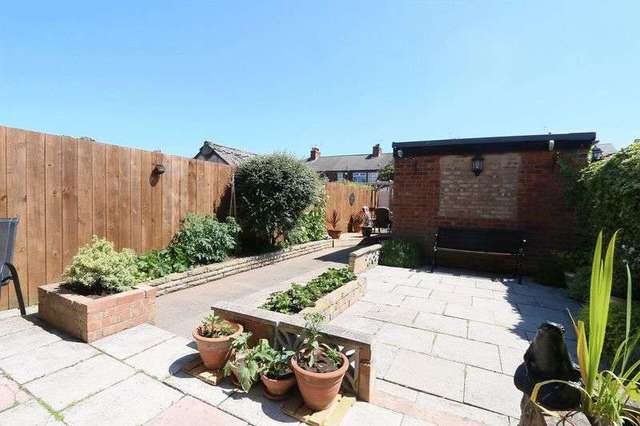  Image of 3 bedroom Terraced house for sale in Sherwood Avenue Hull HU9 at Sherwood Avenue  Hull, HU9 2PJ