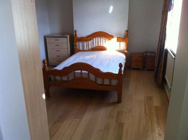  Image of 1 bedroom House Share to rent in Sir Alexander Road London W3 at Sir Alexandra Rd East Acton London, W3 7JG