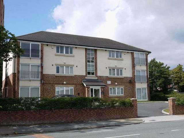  Image of 2 bedroom Flat to rent in New Chester Road Rock Ferry Birkenhead CH42 at New Chester Road  Birkenhead, CH42 1QB
