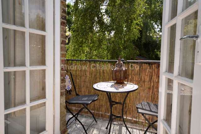  Image of 2 bedroom Flat to rent in South Villas London NW1 at South Villas Camden Town London, NW1 9BS
