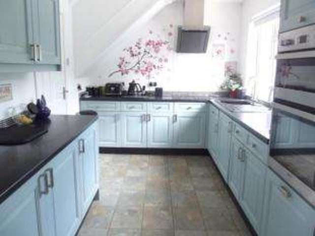  Image of 2 bedroom Bungalow for sale in Swanmore Avenue Southampton SO19 at Southampton Hampshire Sholing, SO19 1BL