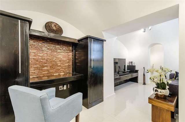  Image of 3 bedroom Flat for sale in St. Georges Square London SW1V at London  Pimlico, SW1V 3QY