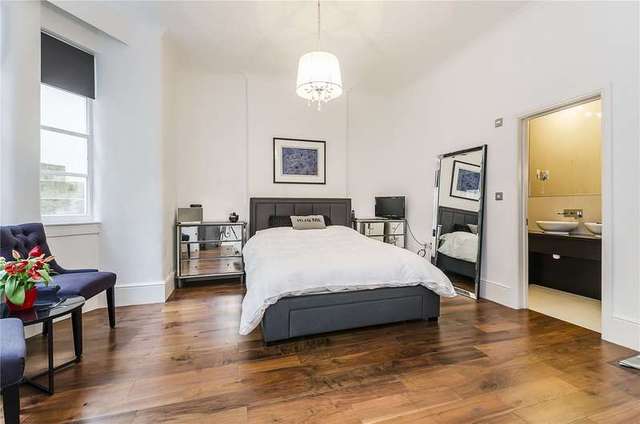 Image of 3 bedroom Flat for sale in St. Georges Square London SW1V at London  Pimlico, SW1V 3QY