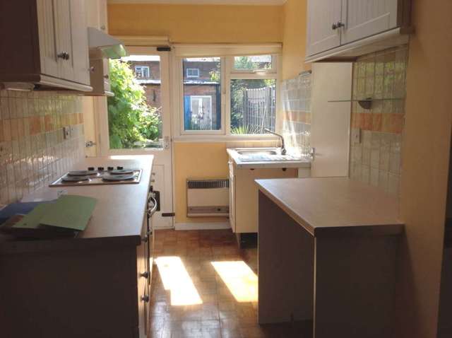  Image of 2 bedroom Terraced house to rent in St. Johns Hill Reading RG1 at St Johns Hill  Reading, RG1 4EE