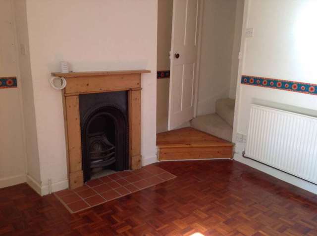  Image of 2 bedroom Terraced house to rent in St. Johns Hill Reading RG1 at St Johns Hill  Reading, RG1 4EE