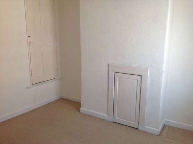  Image of 2 bedroom Terraced house to rent in St. Johns Hill Reading RG1 at St Johns Hill  Reading, RG1 4EE