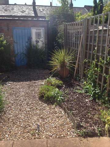  Image of 2 bedroom Terraced house to rent in St. Johns Hill Reading RG1 at St Johns Hill  Reading, RG1 4EE