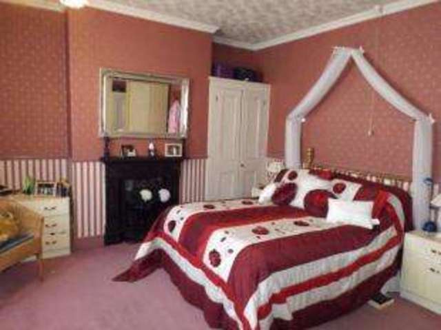  Image of 4 bedroom Terraced house for sale in St. Michaels Mount Abington Northampton NN1 at Northampton Northamptonshire Northampton, NN1 4JG