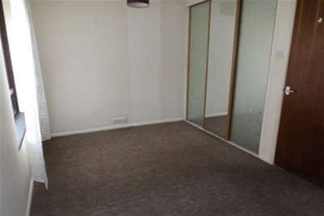  Image of 1 bedroom Flat to rent in St. Nicholas Close King