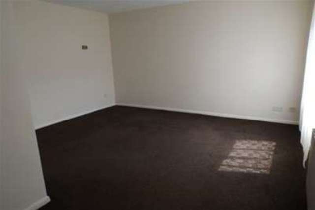  Image of 1 bedroom Flat to rent in St. Nicholas Close King