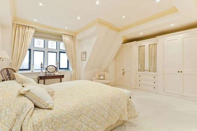  Image of 3 bedroom Flat for sale in Wood Lane Stanmore HA7 at Wood Lane Stanmore Stanmore, HA7 4JY
