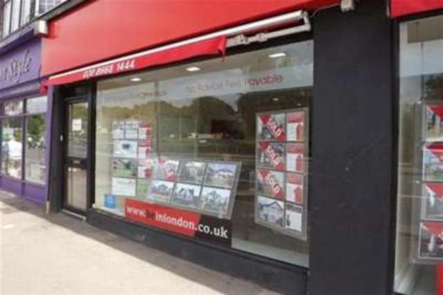 Image of 3 bedroom Flat to rent in Station Approach Hayes Lane Kenley CR8 at Kenley, CR8 5JD