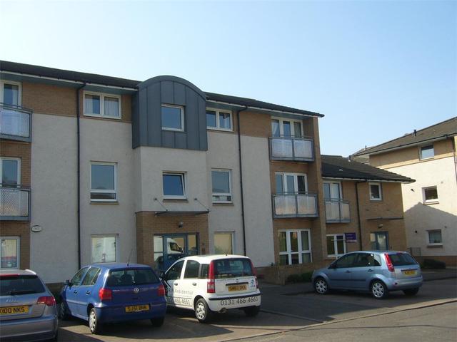  Image of 2 bedroom Flat to rent in Stenhouse Gardens Edinburgh EH11 at Stenhouse Edinburgh Edinburgh, EH11 3LS