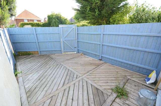  Image of 1 bedroom Flat to rent in Stewart Road Bournemouth BH8 at Stewart Road  Bournemouth, BH8 8PB