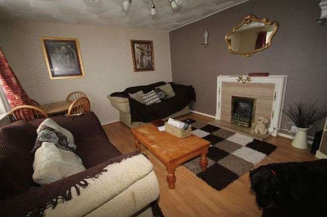  Image of 3 bedroom Property to rent in Stilwell Close Yateley GU46 at Stilwell Close  Yateley, GU46 6XH