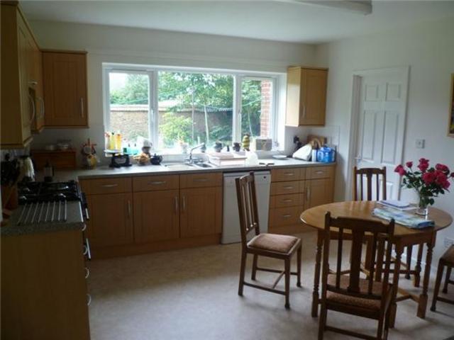  Image of 4 bedroom Detached house to rent in Stoke Canon Exeter EX5 at Stoke Canon Exeter, EX5 4AS