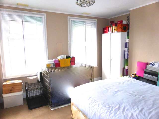  Image of 2 bedroom Terraced house to rent in Stonebridge Road Northfleet Gravesend DA11 at Stonebridge Road  Gravesend, DA11 9DS