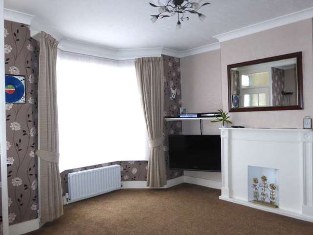  Image of 2 bedroom Terraced house to rent in Stonebridge Road Northfleet Gravesend DA11 at Stonebridge Road  Gravesend, DA11 9DS