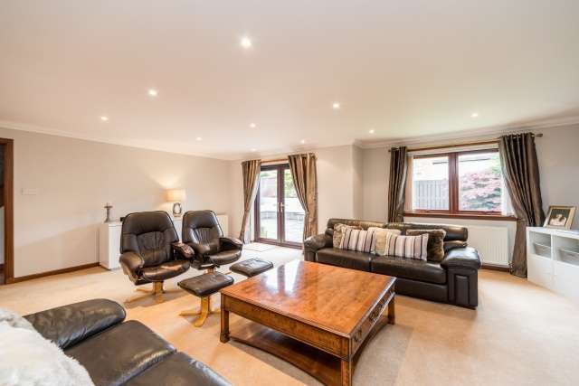  Image of 4 bedroom Detached house for sale in Stoneyflatts South Queensferry EH30 at South Queensferry, EH30 9XT