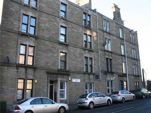  Image of 2 bedroom Flat to rent in Strathmartine Road Dundee DD3 at Strathmartine Dundee Dundee, DD3 8DE
