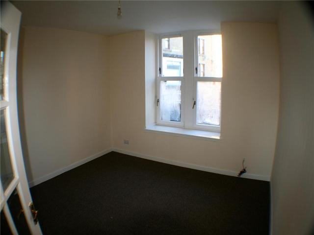 Image of 2 bedroom Flat to rent in Strathmartine Road Dundee DD3 at Strathmartine Dundee Dundee, DD3 8DE