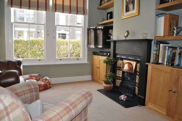  Image of 3 bedroom Terraced house to rent in Edgington Road London SW16 at London, SW16 5BS