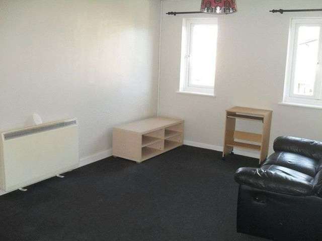  Image of 1 bedroom Flat to rent in Cobham Court Tewkesbury Road Cheltenham GL51 at Cobham Court Tewkesbury Road Cheltenham, GL51 9BA