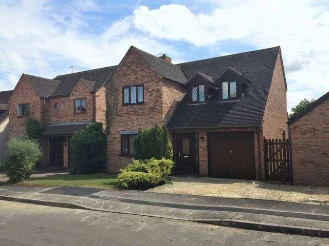  Image of 4 bedroom Detached house to rent in The Close Cleeve Prior Evesham WR11 at The Close Cleeve Prior Evesham, WR11 8LF