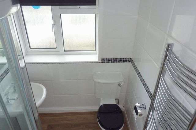  Image of 2 bedroom Flat for sale in The Close Seaton EX12 at The Close  Seaton, EX12 2RL