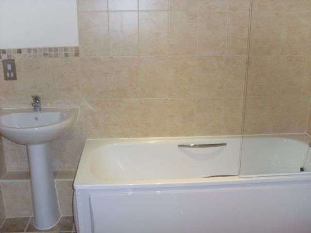  Image of 2 bedroom Flat for sale in The Crescent Belmont Sutton SM2 at The Crescent Belmont SUTTON, SM2 6BN