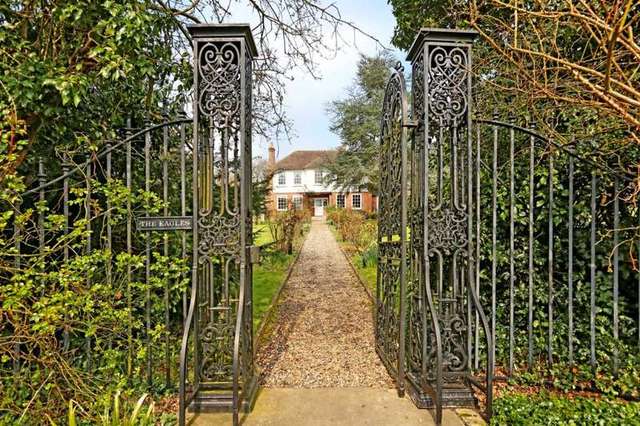  Image of 5 bedroom Detached house for sale in West Drive Harrow HA3 at West Drive Harrow Weald Harrow Weald, HA3 6TU