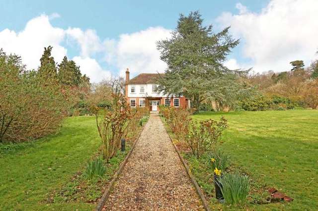  Image of 5 bedroom Detached house for sale in West Drive Harrow HA3 at West Drive Harrow Weald Harrow Weald, HA3 6TU