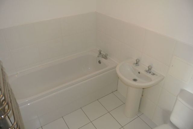  Image of 2 bedroom Apartment to rent in Middlewood Street Salford M5 at Middlewood Street  Salford, M5 4LW