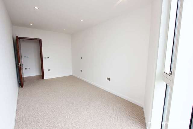  Image of 2 bedroom Apartment to rent in Newgate Croydon CR0 at The Island  Croydon, CR0 2FB