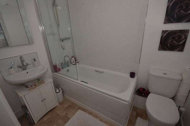  Image of 2 bedroom Flat for sale in Queens Road Chester CH1 at Queens Road  Chester, CH1 3BF