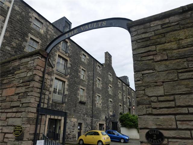  Image of 2 bedroom Flat to rent in Giles Street Edinburgh EH6 at Leith Edinburgh Edinburgh, EH6 6DJ